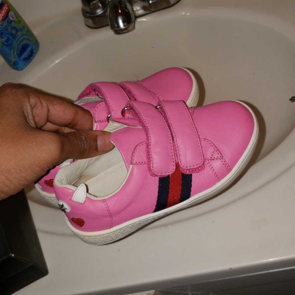 Gucci sneakers size 8c